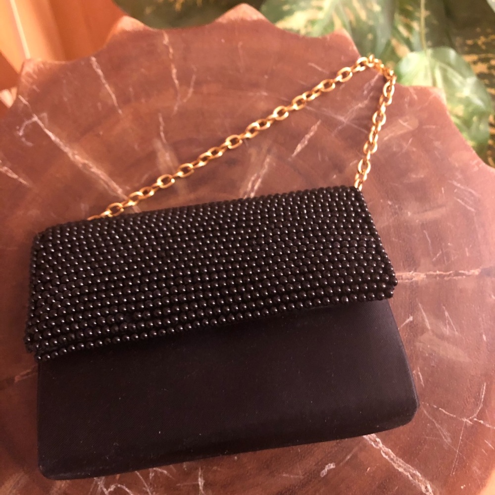 🌺2/$20🌺 Mini purse with long chain!!